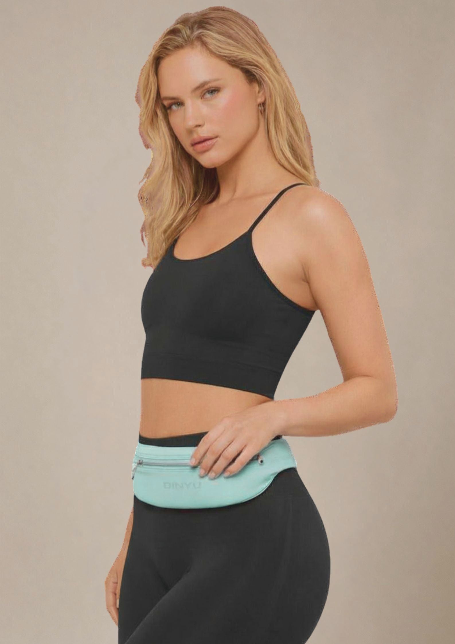 Ultime — Pack Femme Tenue + Banane + Chaussettes